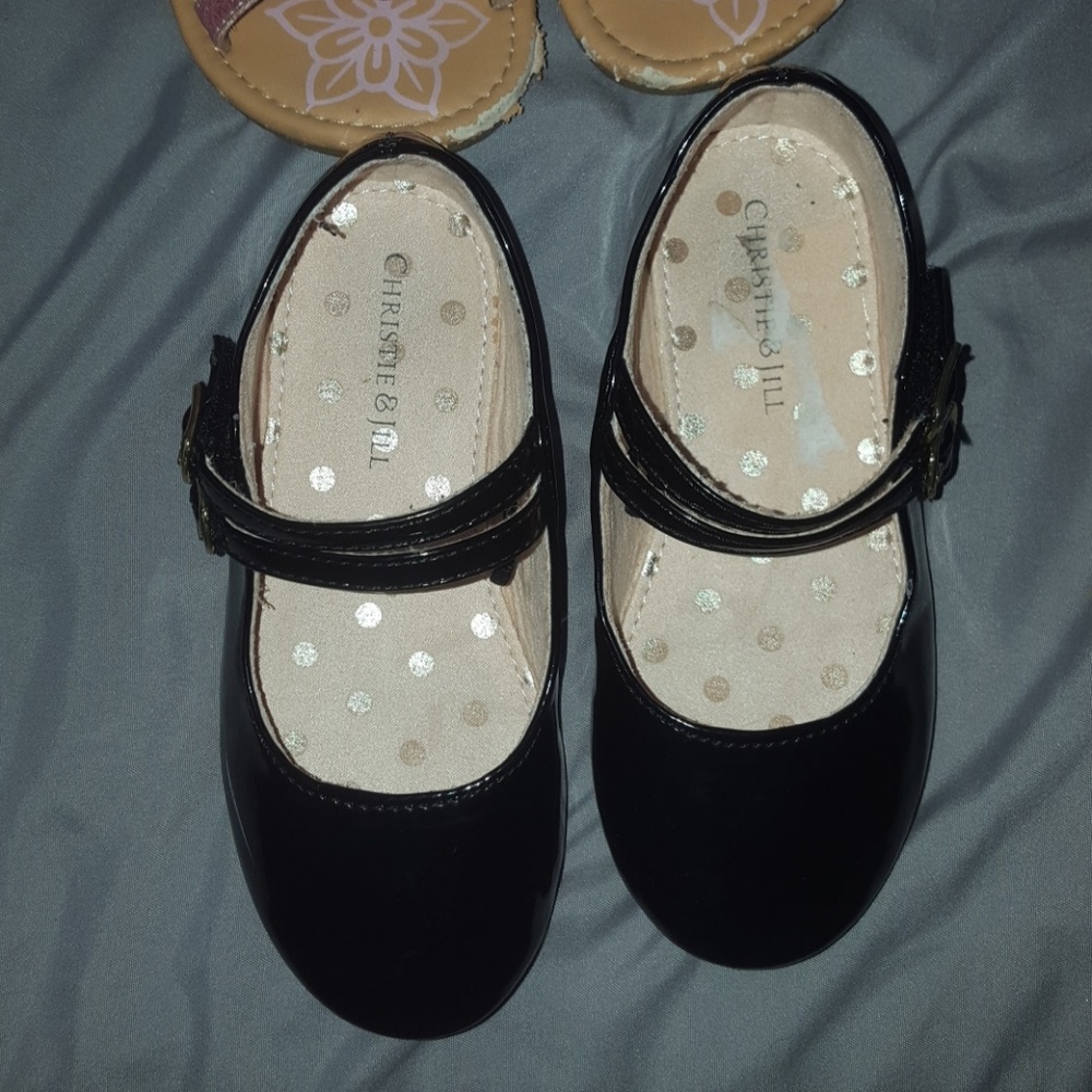 Girls shoes